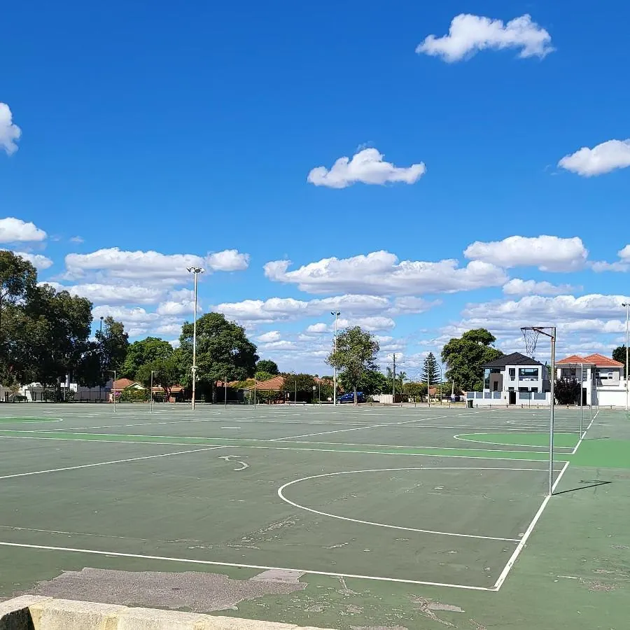 Gerring Court With Free 1 Car Bay Parking Apartment Perth